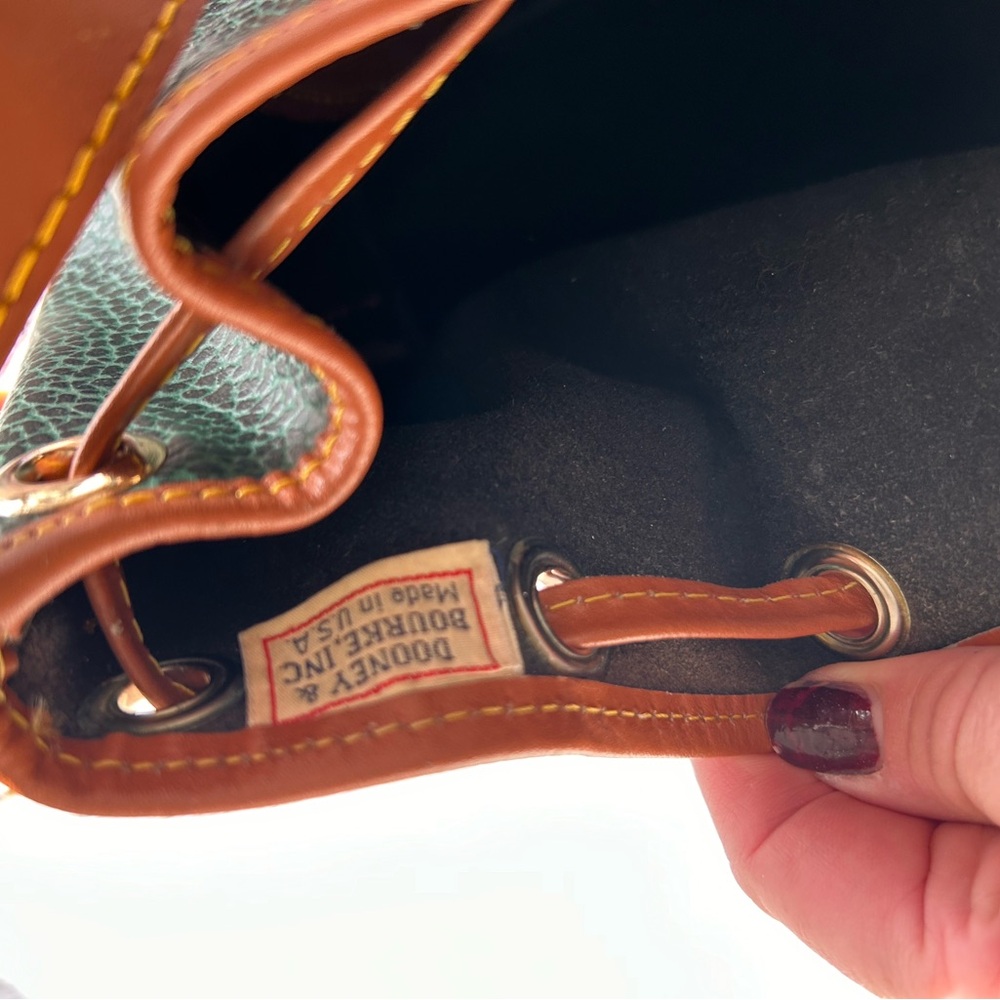 Vintage Dooney & Bourke Drawstring Bucket Bag in Fir Green with British Tan Trim - Picture 10 of 12